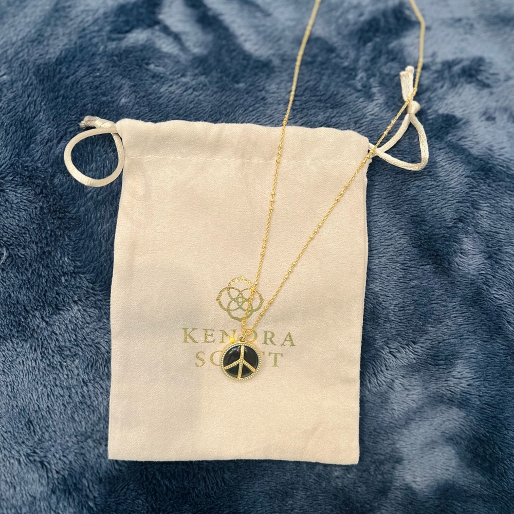 Kendra Scott Necklace